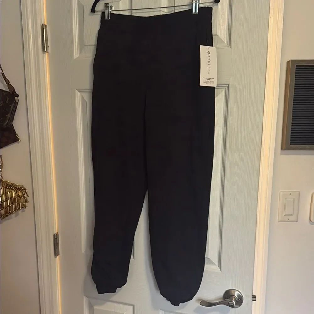 Athleta Dark Camoflauge Drawstring Joggers NWT - Zip Pockets- Size 8